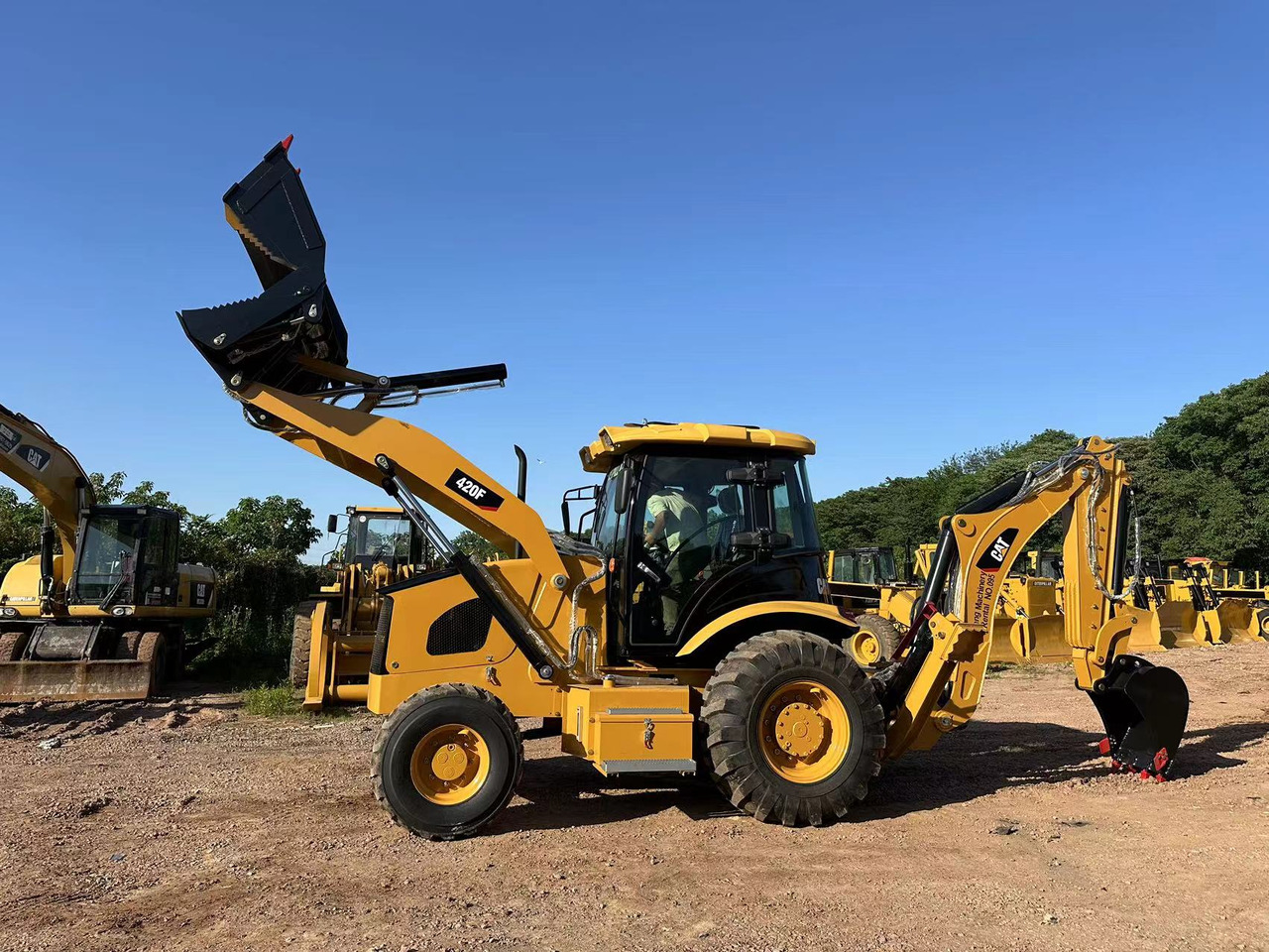 CATERPILLAR 420F2 - Retroexcavadora: foto 5 CATERPILLAR 420F2 - Retroexcavadora: foto 5