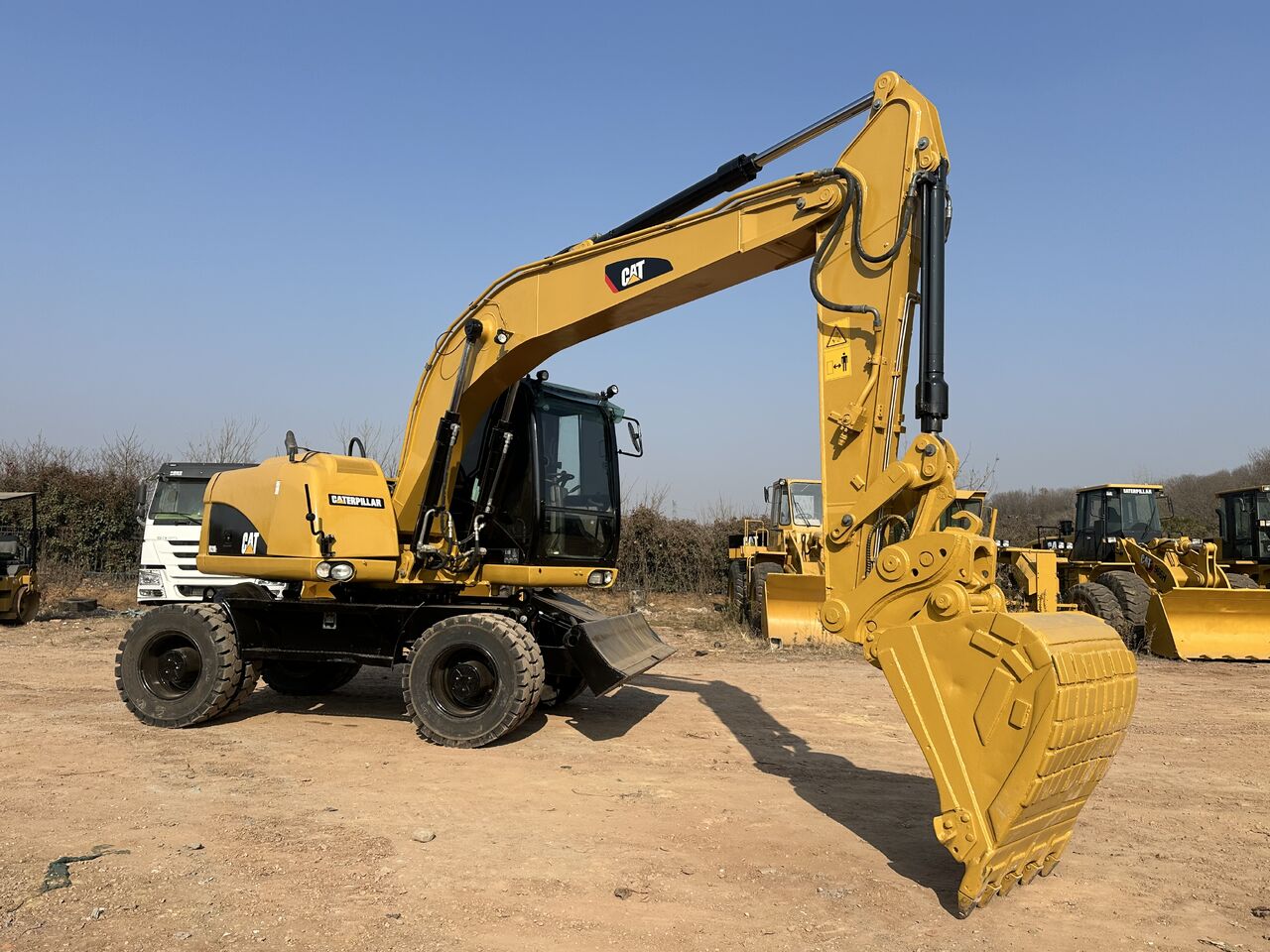 CATERPILLAR M 320 D - Excavadora de ruedas: foto 3 CATERPILLAR M 320 D - Excavadora de ruedas: foto 3