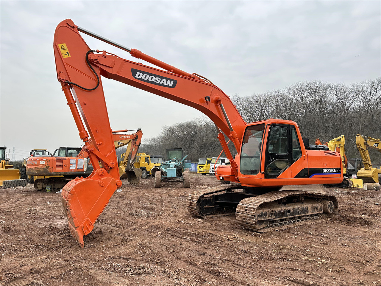 DOOSAN DH220 - Excavadora de cadenas: foto 4 DOOSAN DH220 - Excavadora de cadenas: foto 4