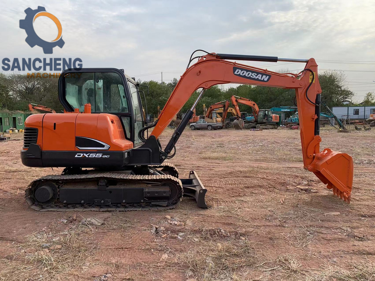 DOOSAN DX55 - Excavadora: foto 3 DOOSAN DX55 - Excavadora: foto 3
