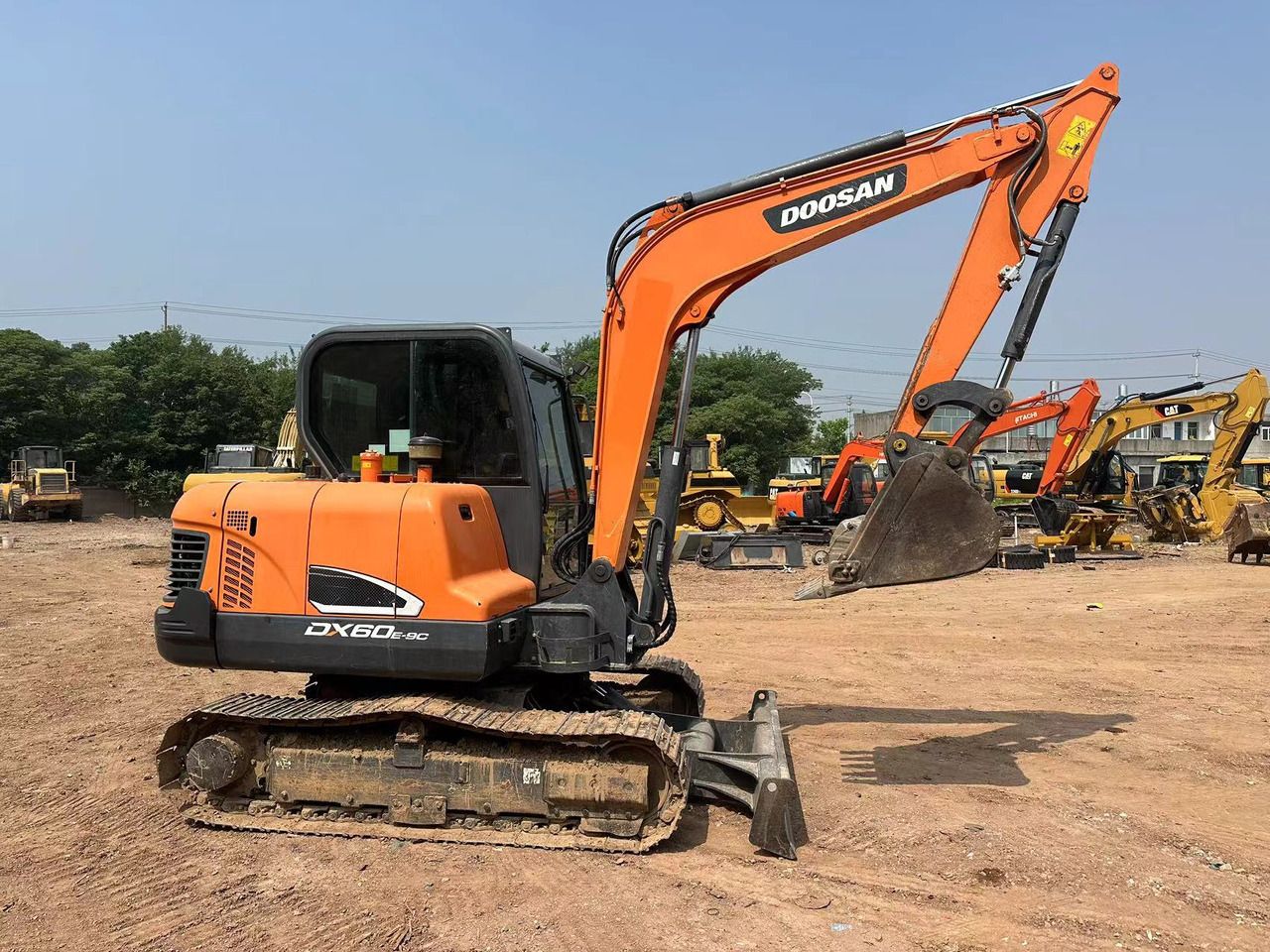 DOOSAN DX60 - Excavadora de cadenas: foto 3 DOOSAN DX60 - Excavadora de cadenas: foto 3