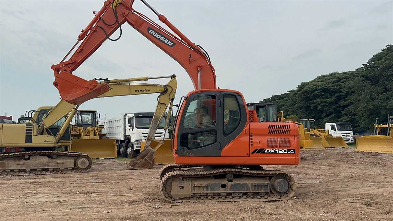 Doosan DX120 - Excavadora de cadenas: foto 1 Doosan DX120 - Excavadora de cadenas: foto 1