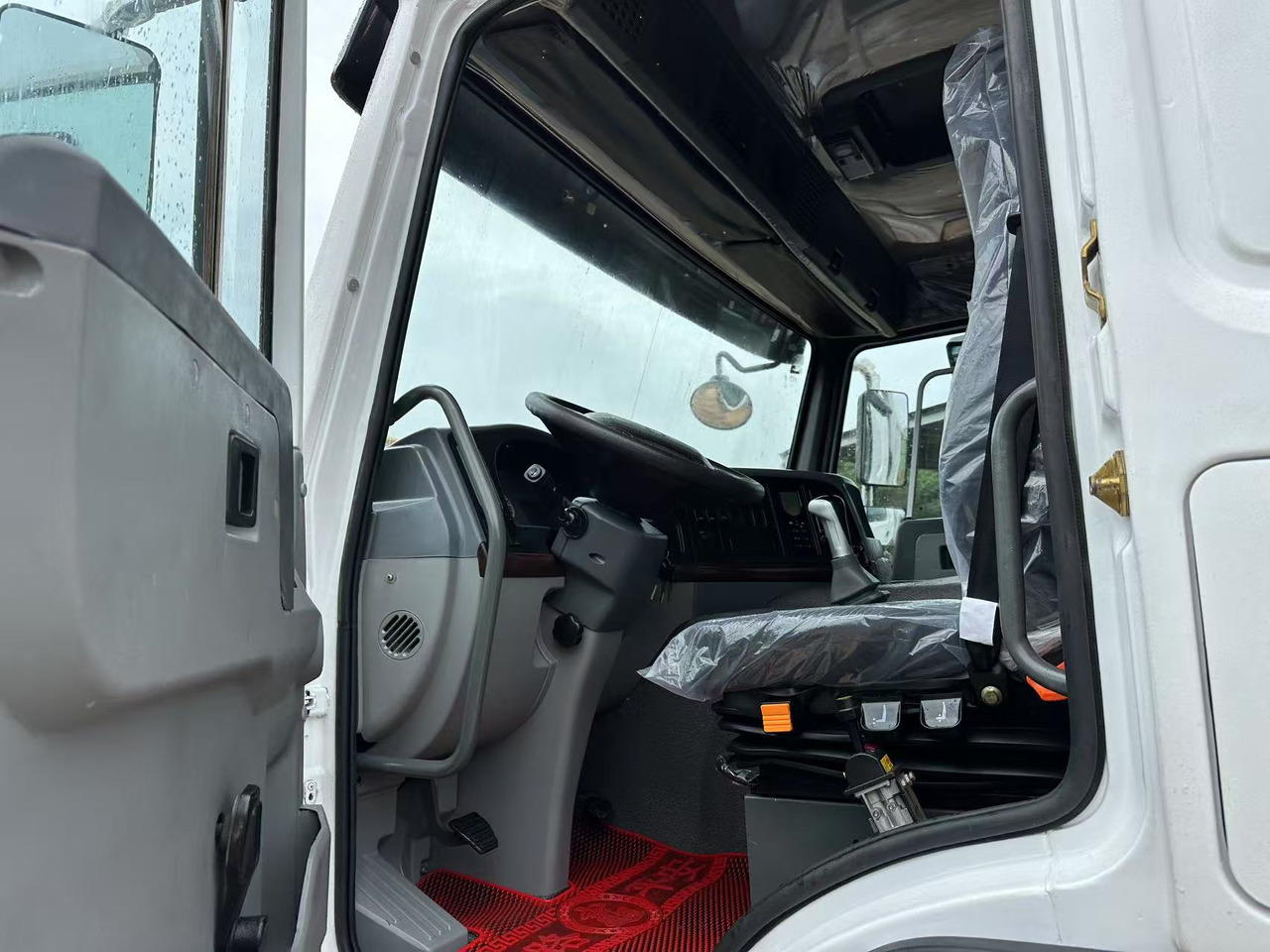 Volquete camión para transporte de materiales áridos HOWO 371hp: foto 6