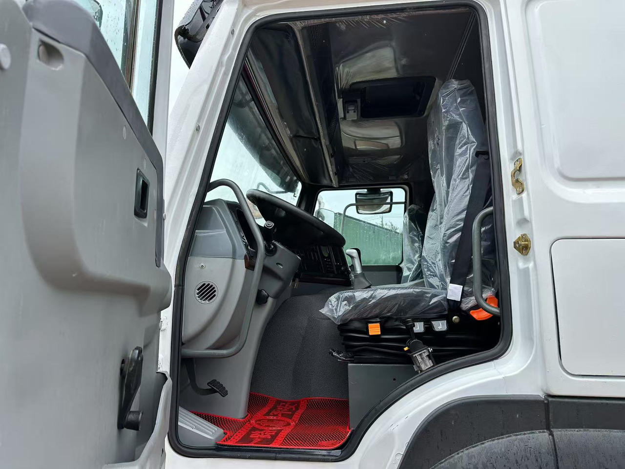 Volquete camión para transporte de materiales áridos HOWO 371hp: foto 7