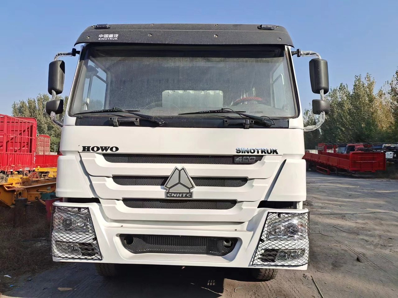 SINOTRUK 400 HOWO Box truck - Isotérmico camión: foto 3 SINOTRUK 400 HOWO Box truck - Isotérmico camión: foto 3