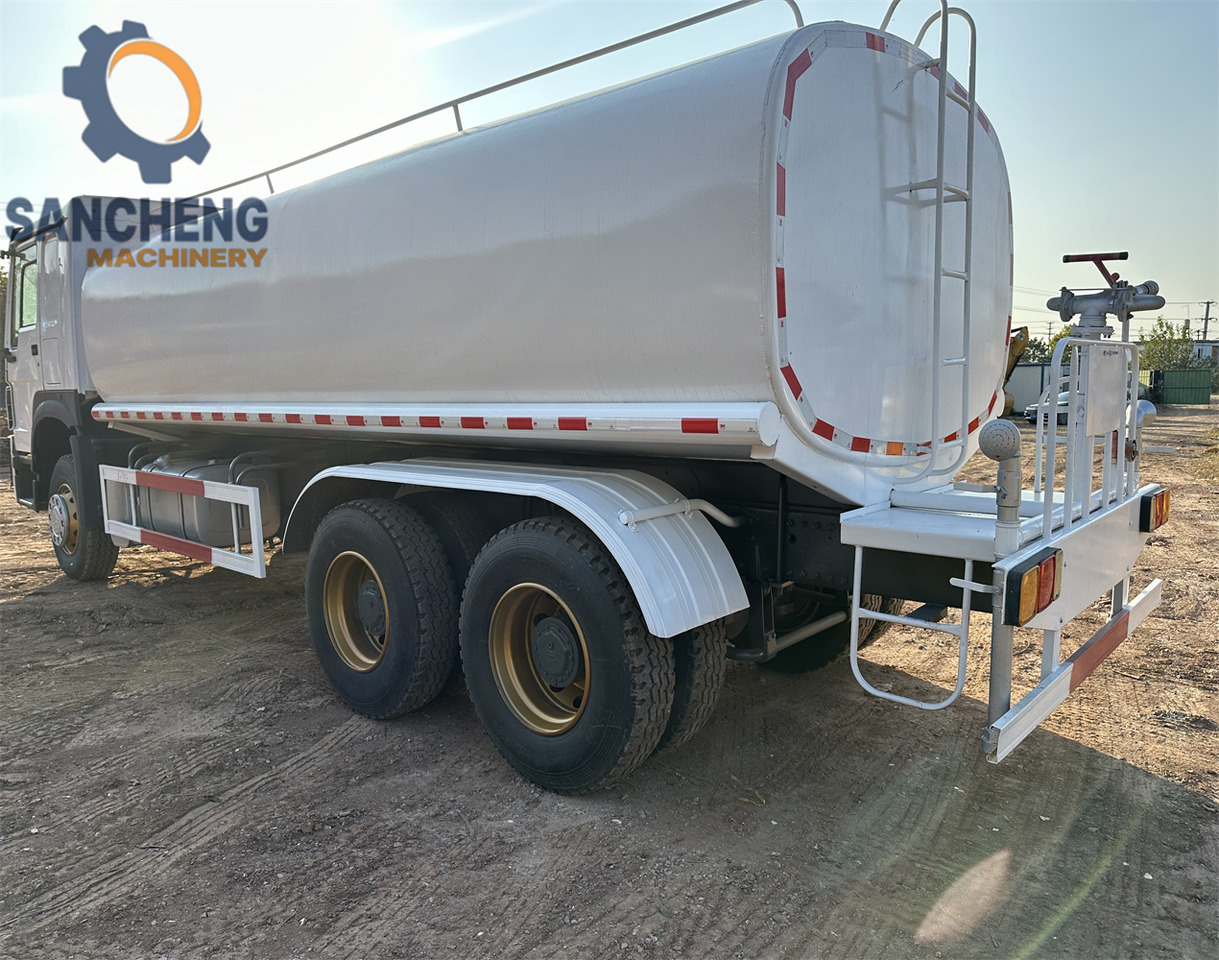 SINOTRUK HOWO 370HP 6x4 Water Tank Truck - Cisterna camión: foto 5 SINOTRUK HOWO 370HP 6x4 Water Tank Truck - Cisterna camión: foto 5