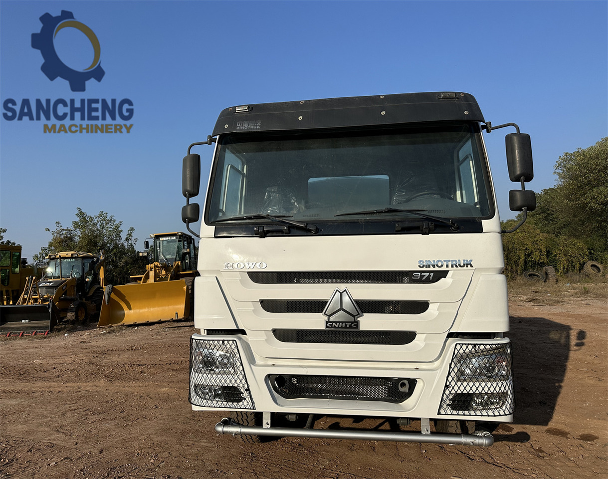 SINOTRUK HOWO 370HP 6x4 Water Tank Truck - Cisterna camión: foto 4 SINOTRUK HOWO 370HP 6x4 Water Tank Truck - Cisterna camión: foto 4