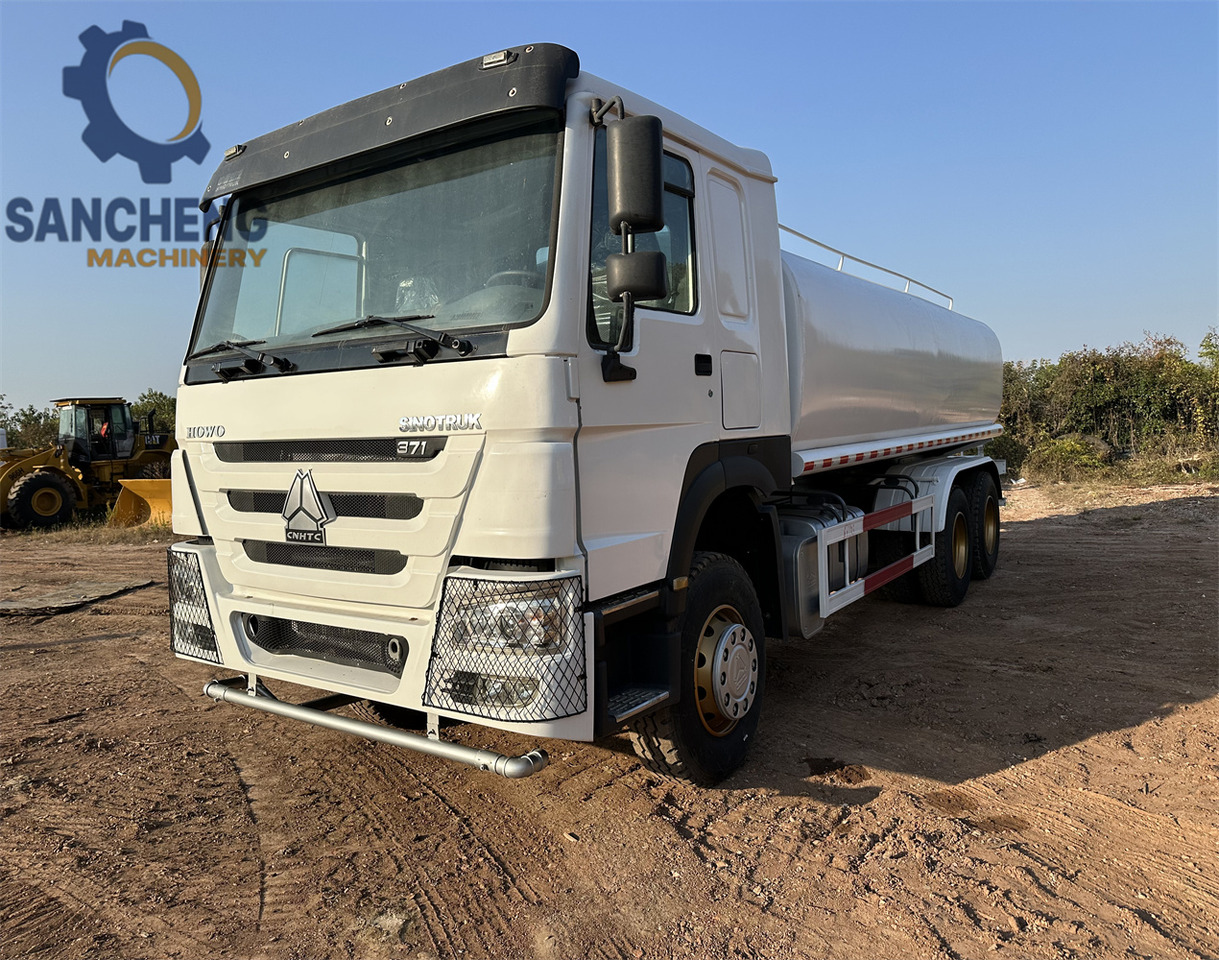 SINOTRUK HOWO 371 6x4 Water Tanker Truck - Cisterna camión: foto 1 SINOTRUK HOWO 371 6x4 Water Tanker Truck - Cisterna camión: foto 1