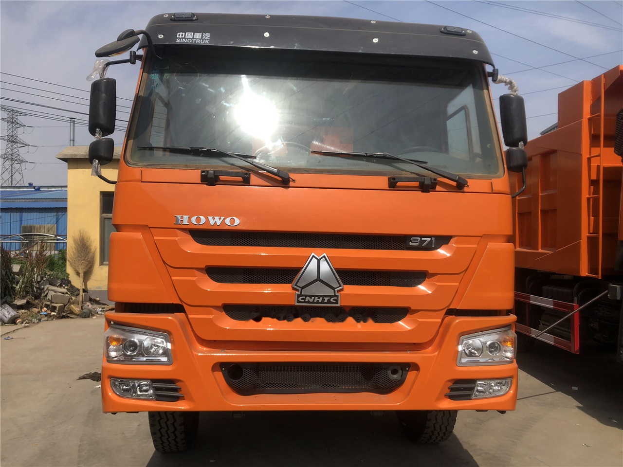 SINOTRUK HOWO 371 Dump truck - Volquete camión: foto 2 SINOTRUK HOWO 371 Dump truck - Volquete camión: foto 2