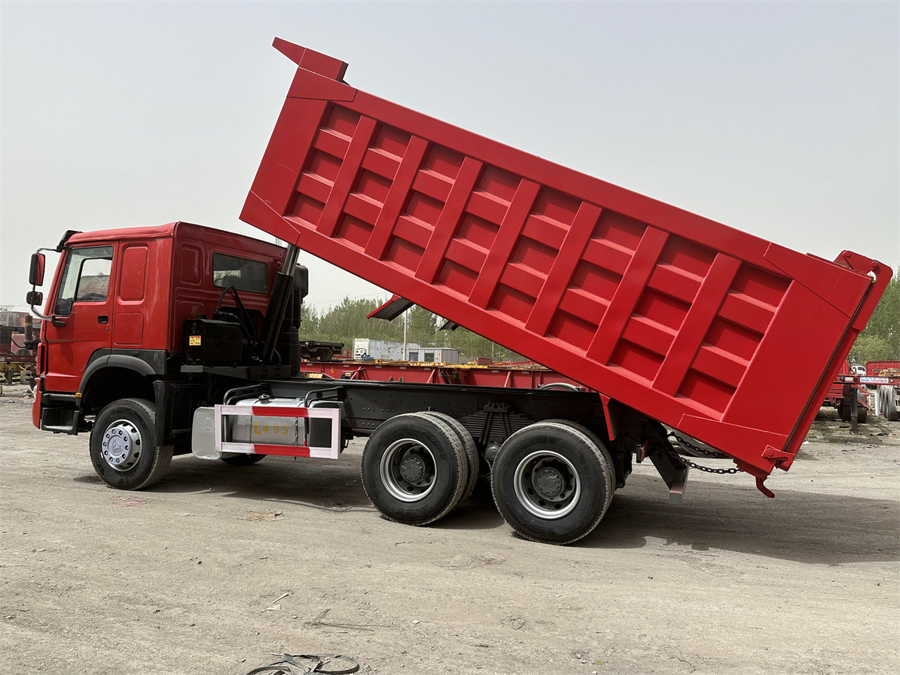 SINOTRUK Howo Dump truck 371 - Volquete camión: foto 4 SINOTRUK Howo Dump truck 371 - Volquete camión: foto 4