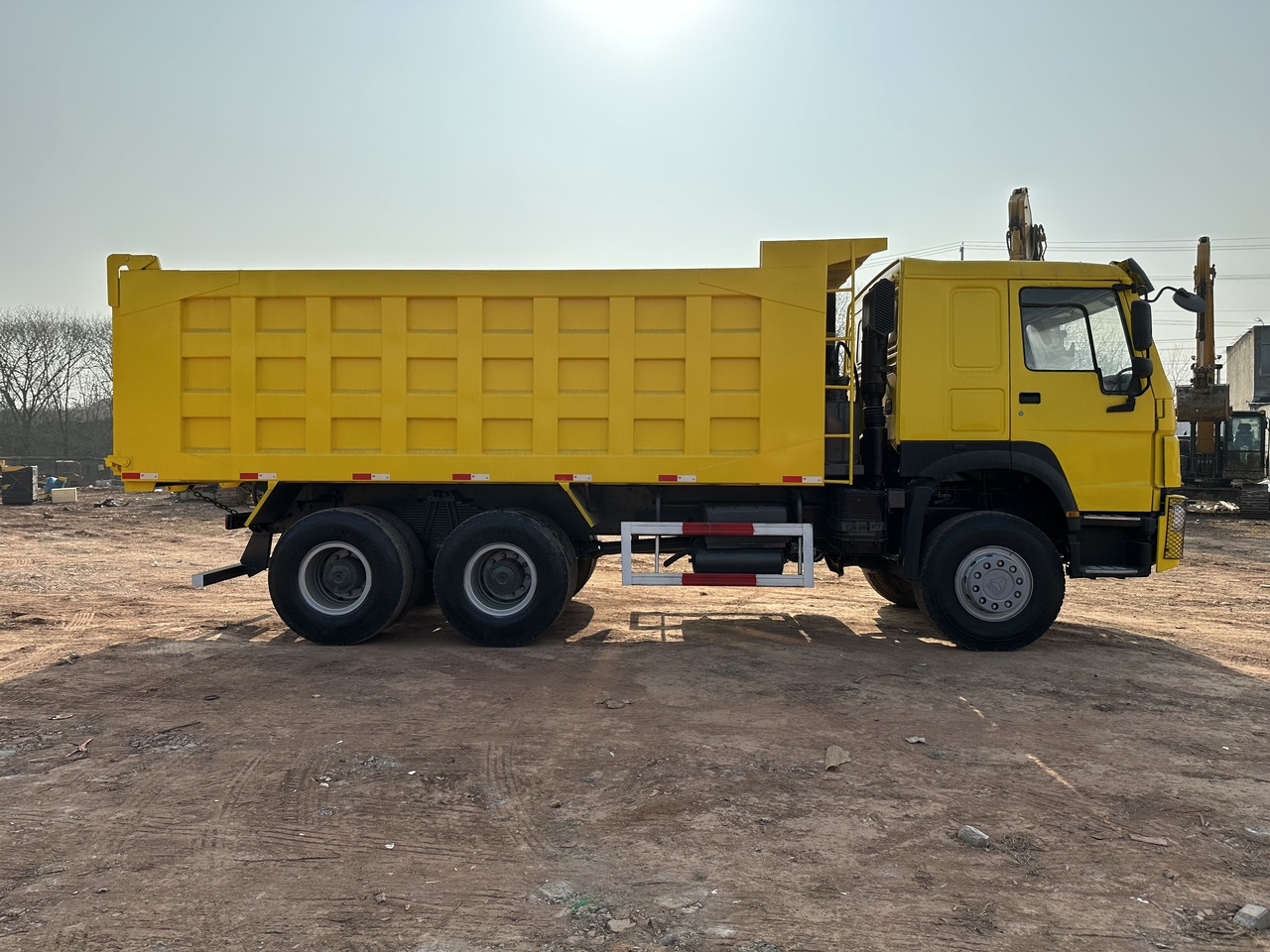 SINOTRUK Howo Dump truck 371 - Volquete camión: foto 4 SINOTRUK Howo Dump truck 371 - Volquete camión: foto 4