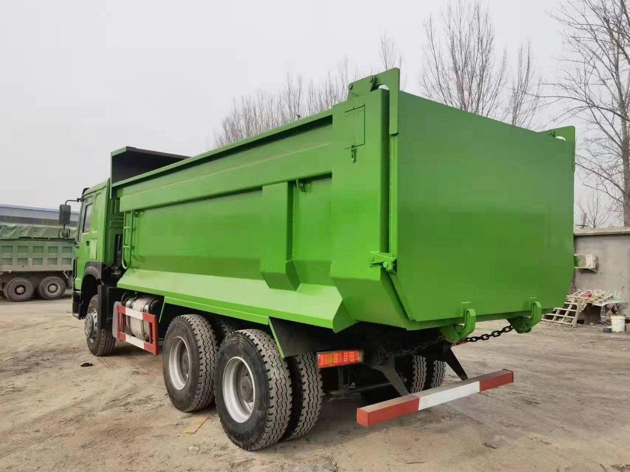 SINOTRUK Howo Dump truck 371 - Volquete camión: foto 4 SINOTRUK Howo Dump truck 371 - Volquete camión: foto 4