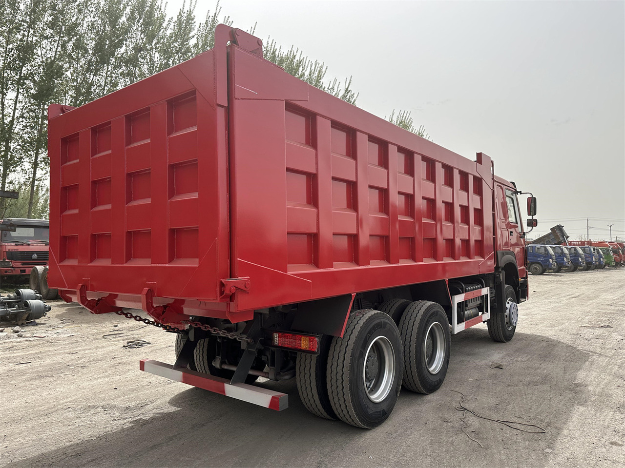 SINOTRUK Howo Dump truck 371 - Volquete camión: foto 4 SINOTRUK Howo Dump truck 371 - Volquete camión: foto 4