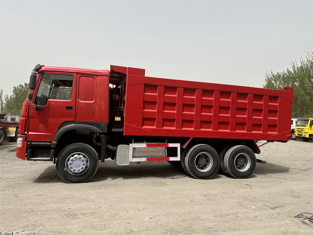 SINOTRUK Howo Dump truck 371 - Volquete camión: foto 3 SINOTRUK Howo Dump truck 371 - Volquete camión: foto 3