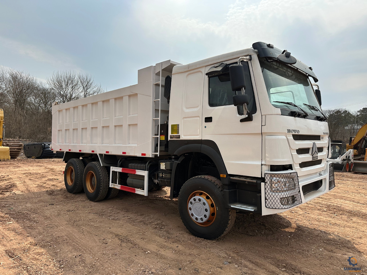 Volquete camión para transporte de equipos pesados SINOTRUK Howo Dump truck 371: foto 7