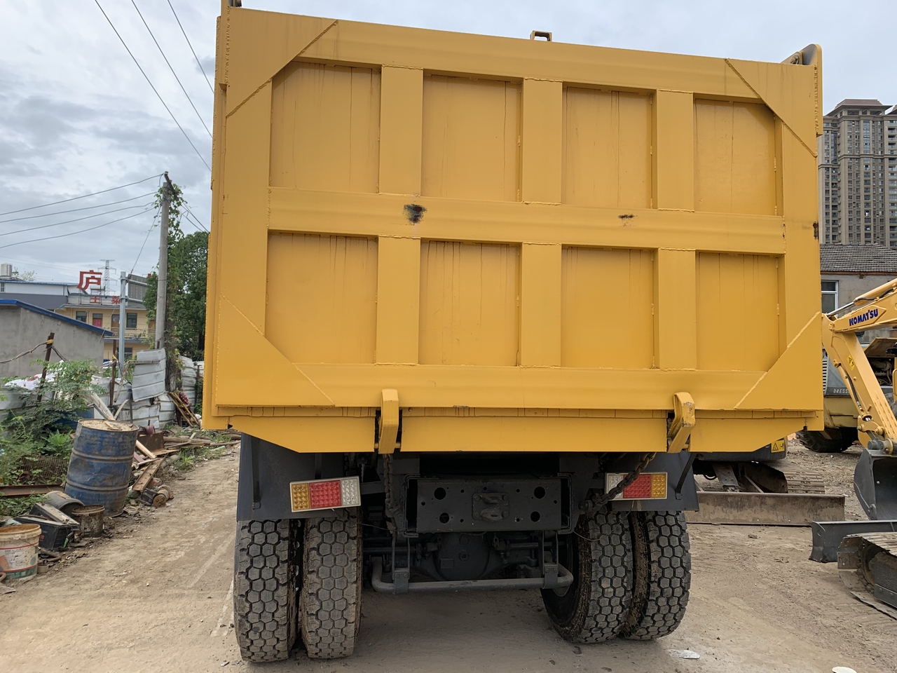 SINOTRUK Howo Dump truck 371 - Volquete camión: foto 3 SINOTRUK Howo Dump truck 371 - Volquete camión: foto 3