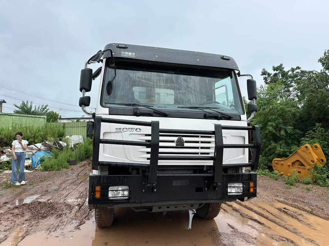 Sinotruk HOWO 371hp - Volquete camión: foto 3 Sinotruk HOWO 371hp - Volquete camión: foto 3