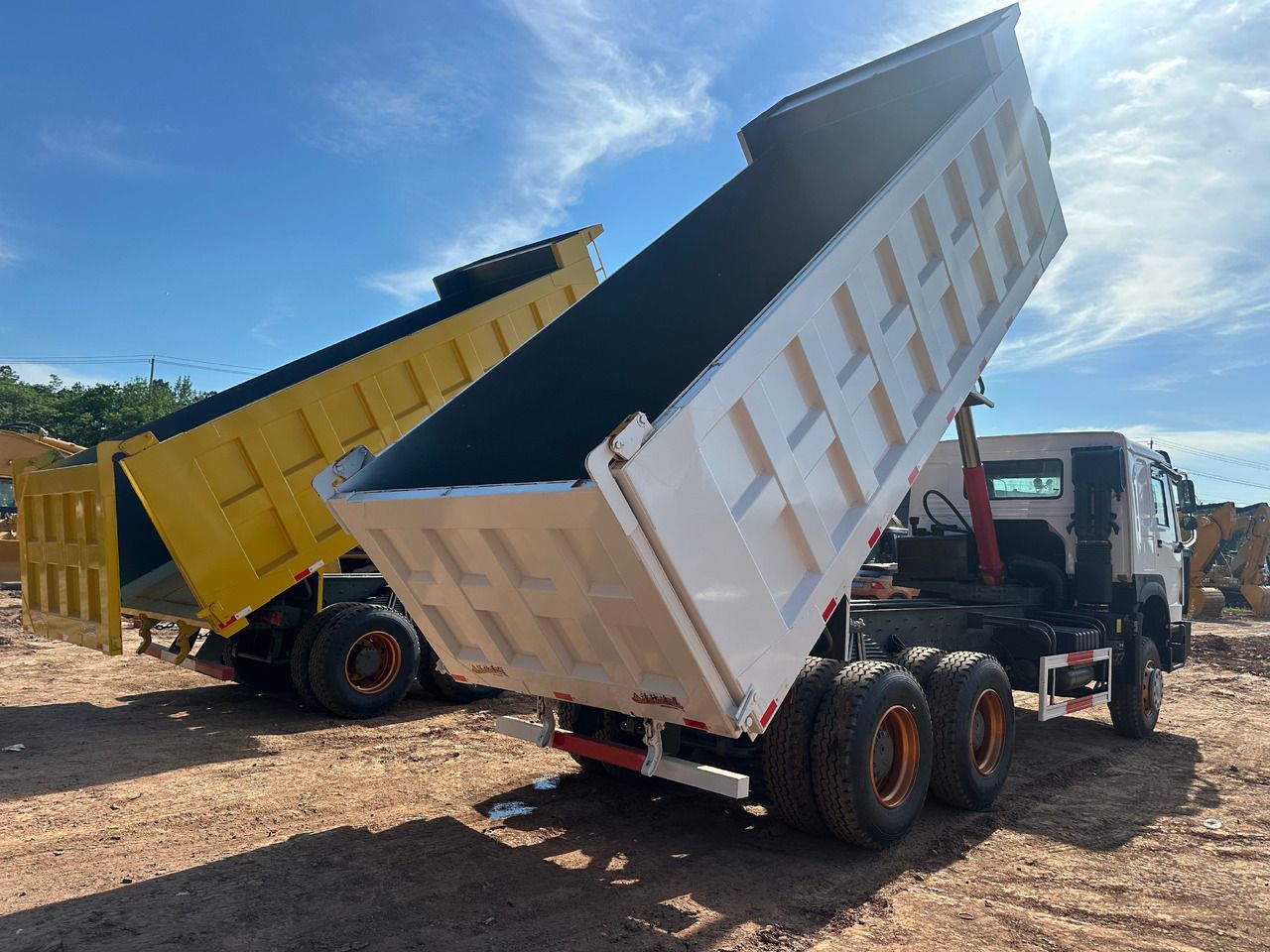 Sinotruk HOWO 400hp 6x4 tipper truck - Volquete camión: foto 3 Sinotruk HOWO 400hp 6x4 tipper truck - Volquete camión: foto 3