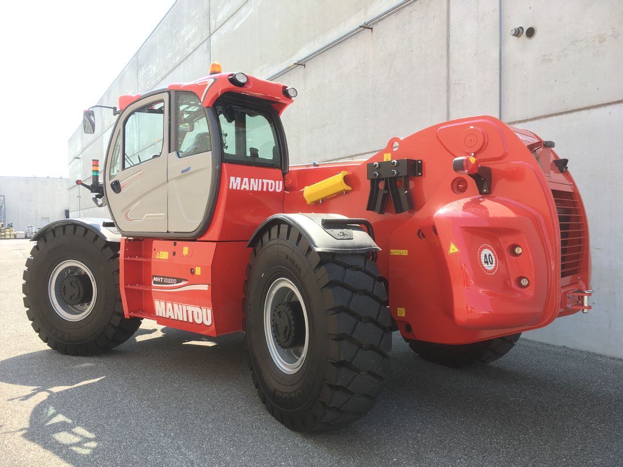 MANITOU MHT 10230 ST4 - 2018 - Manipulador telescópico: foto 2 MANITOU MHT 10230 ST4 - 2018 - Manipulador telescópico: foto 2