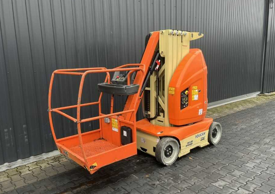 JLG Toucan 10EA - Plataforma de mástil vertical: foto 1 JLG Toucan 10EA - Plataforma de mástil vertical: foto 1