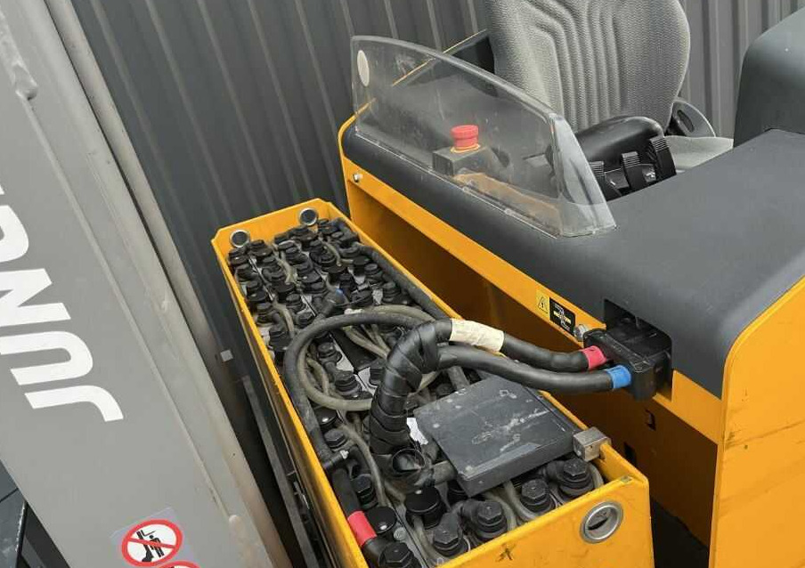 Retráctil Jungheinrich ETV110: foto 6 Retráctil Jungheinrich ETV110: foto 6