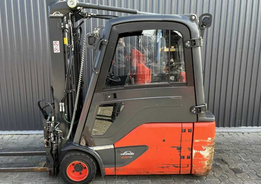 Linde E20L-02 - Carretilla elevadora eléctrica: foto 2 Linde E20L-02 - Carretilla elevadora eléctrica: foto 2