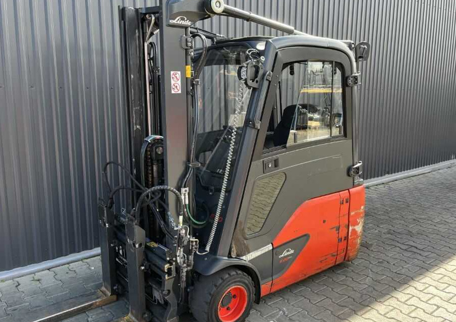 Linde E20L-02 - Carretilla elevadora eléctrica: foto 1 Linde E20L-02 - Carretilla elevadora eléctrica: foto 1