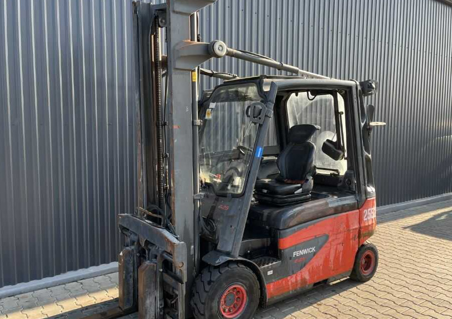 Linde E25-01 - Carretilla elevadora eléctrica: foto 1 Linde E25-01 - Carretilla elevadora eléctrica: foto 1