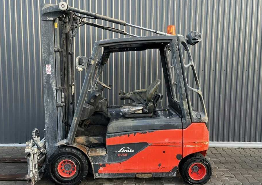 Linde E25L-01 - Carretilla elevadora eléctrica: foto 3 Linde E25L-01 - Carretilla elevadora eléctrica: foto 3