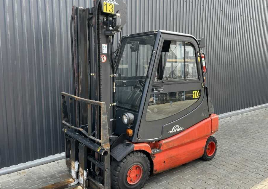 Linde E30-03 - Carretilla elevadora eléctrica: foto 1 Linde E30-03 - Carretilla elevadora eléctrica: foto 1