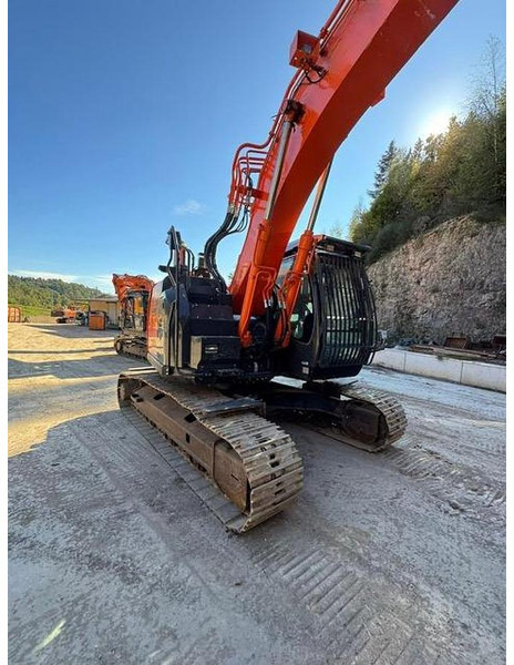 Hitachi ZX225USLC-6 - Excavadora de cadenas: foto 4 Hitachi ZX225USLC-6 - Excavadora de cadenas: foto 4