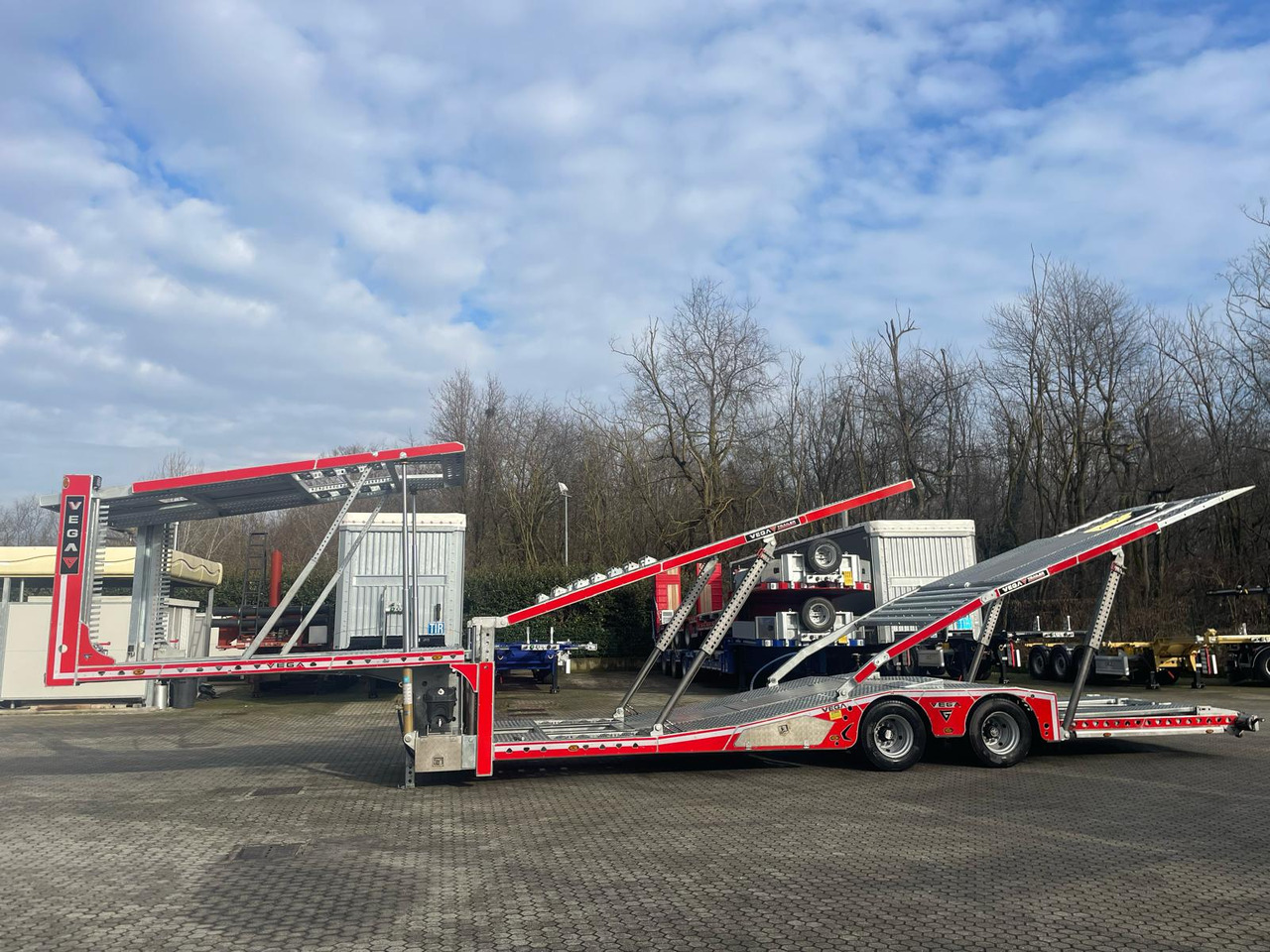 Vega Trailer 2 Axle Jeep Transporter (Vehicles) - Portavehículos semirremolque: foto 1 Vega Trailer 2 Axle Jeep Transporter (Vehicles) - Portavehículos semirremolque: foto 1