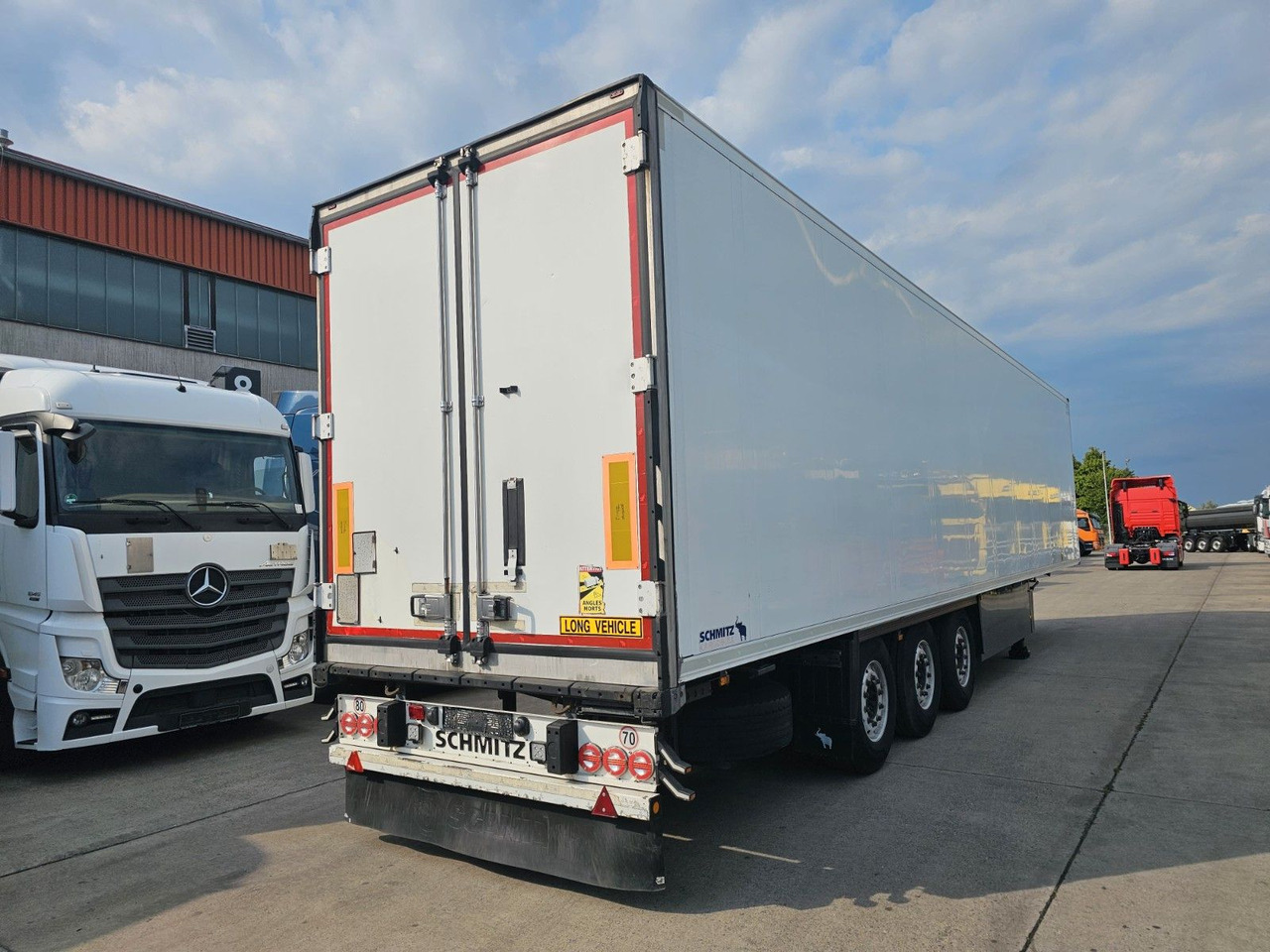 Schmitz Cargobull NKS * DOPPELST. * UNFALL * THERMOK. * LIFT * - Frigorífico semirremolque: foto 5 Schmitz Cargobull NKS * DOPPELST. * UNFALL * THERMOK. * LIFT * - Frigorífico semirremolque: foto 5