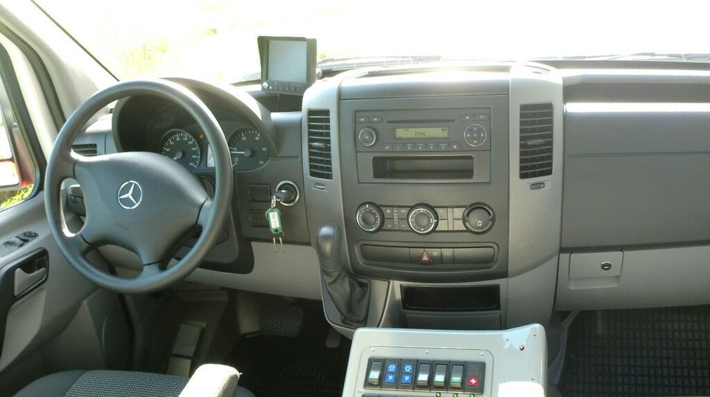 Ambulancia Mercedes-Benz Sprinter 516 WAS  12 Monate Garantie //: foto 13 Ambulancia Mercedes-Benz Sprinter 516 WAS  12 Monate Garantie //: foto 13