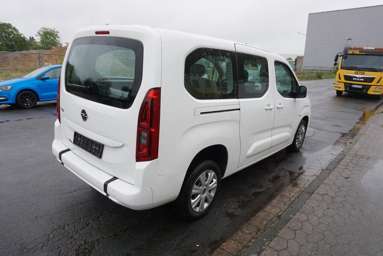 Opel Combo Life 1.5 Diesel Edition / Rollstuhlrampe - Furgoneta de pasajeros: foto 4 Opel Combo Life 1.5 Diesel Edition / Rollstuhlrampe - Furgoneta de pasajeros: foto 4