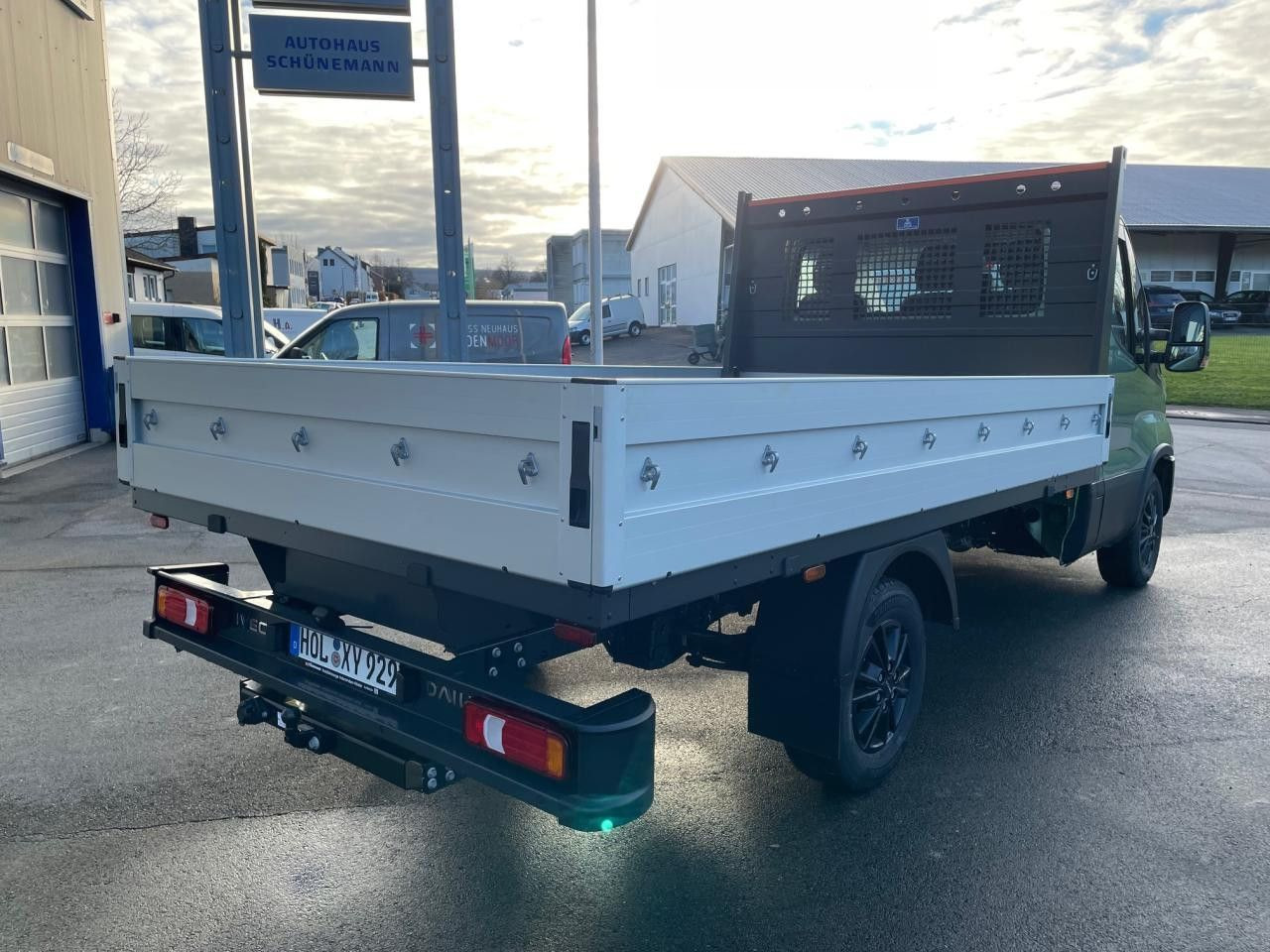 Iveco Daily 35S14A8 Euro6 Klima AHK Navi ZV Iveco Daily 35S14A8 Euro6 Klima AHK Navi ZV - Caja abierta furgoneta: foto 4 Iveco Daily 35S14A8 Euro6 Klima AHK Navi ZV Iveco Daily 35S14A8 Euro6 Klima AHK Navi ZV - Caja abierta furgoneta: foto 4