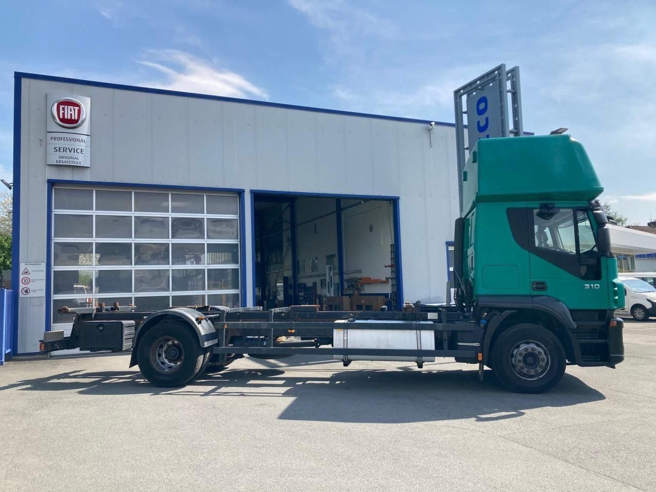 Iveco Stralis AT190S31/FP CM TOPSLEEPER Euro5 Intarder Iveco Stralis AT190S31/FP CM TOPSLEEPER Euro5 Intarder - Portacontenedore/ Intercambiable camión: foto 3 Iveco Stralis AT190S31/FP CM TOPSLEEPER Euro5 Intarder Iveco Stralis AT190S31/FP CM TOPSLEEPER Euro5 Intarder - Portacontenedore/ Intercambiable camión: foto 3