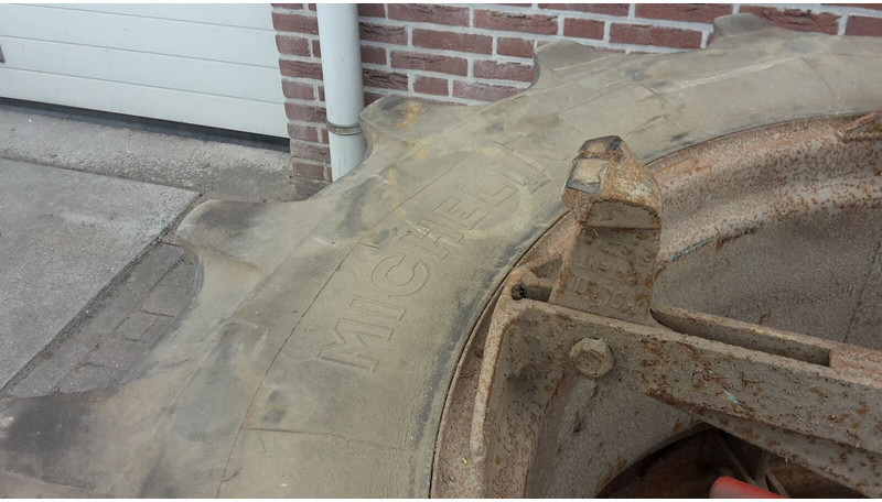 Dubbellucht 34 inch - Neumáticos y llantas: foto 4 Dubbellucht 34 inch - Neumáticos y llantas: foto 4