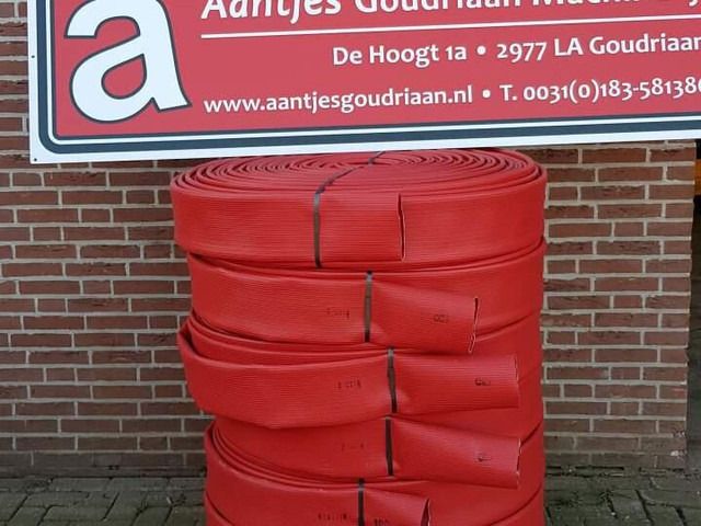 Transportslang 4" - Nieuw - Implemento para Maquinaria agrícola: foto 1 Transportslang 4" - Nieuw - Implemento para Maquinaria agrícola: foto 1