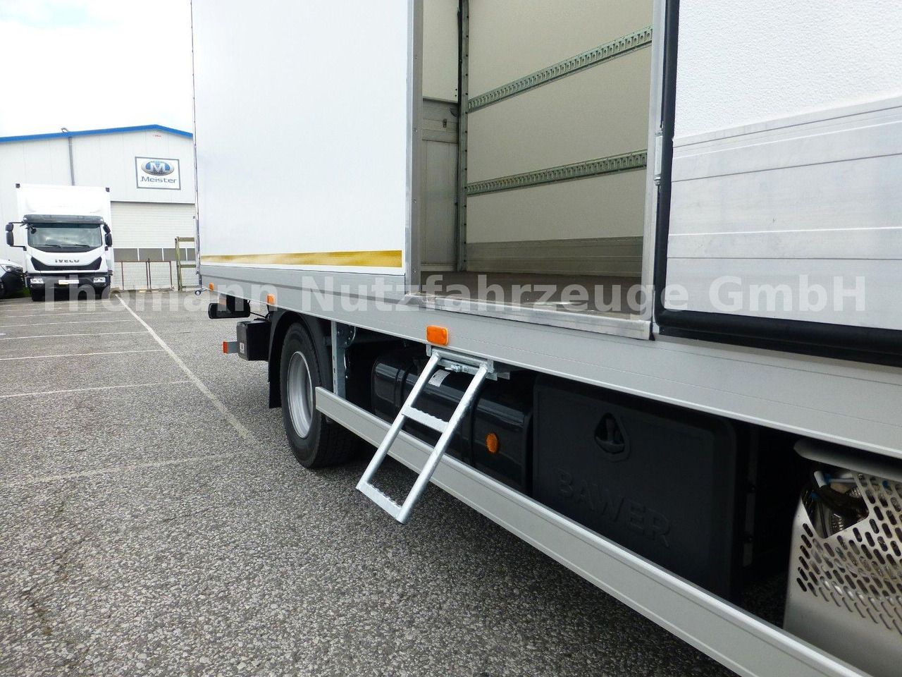 Camión caja cerrada nuevo MAN TGL 12.220 4x2 BL CH Premium Koffer LBW MAN TGL 12.220 4x2 BL CH Premium Koffer LBW: foto 9 Camión caja cerrada nuevo MAN TGL 12.220 4x2 BL CH Premium Koffer LBW MAN TGL 12.220 4x2 BL CH Premium Koffer LBW: foto 9
