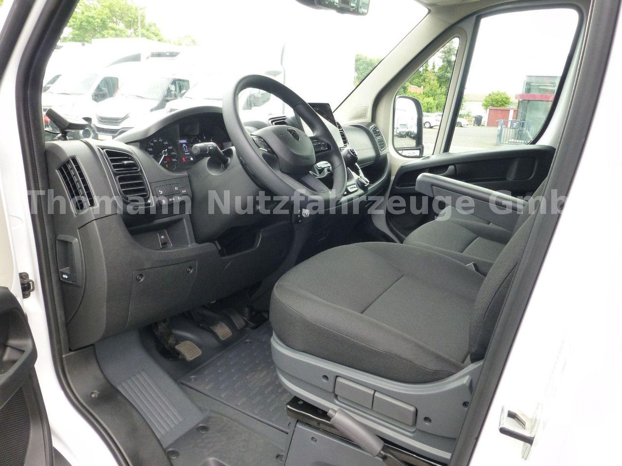 Frigorífico furgoneta nuevo Peugeot Boxer Kühlkastenwagen Carrier Xarios 300 GH Navi: foto 13 Frigorífico furgoneta nuevo Peugeot Boxer Kühlkastenwagen Carrier Xarios 300 GH Navi: foto 13
