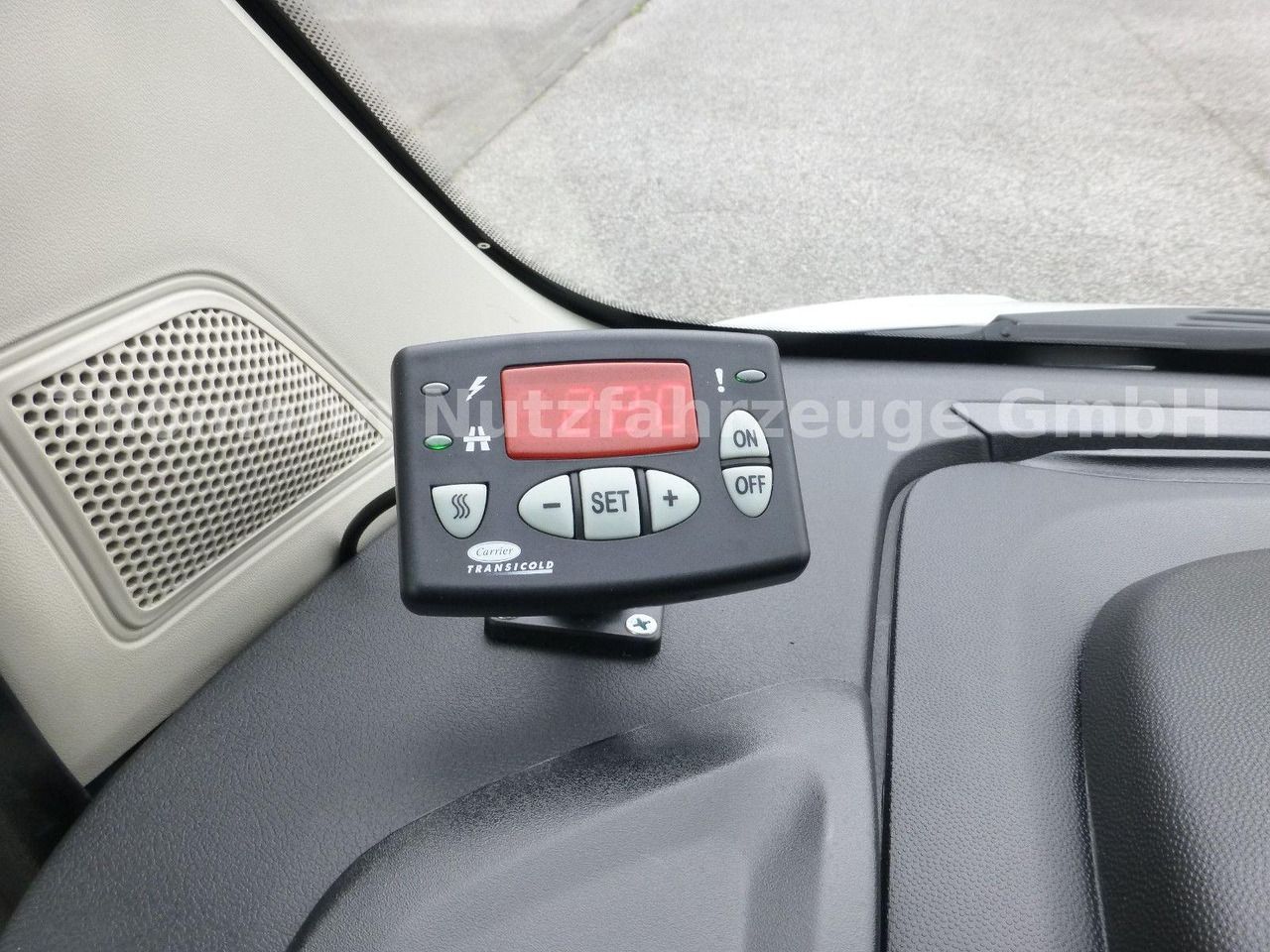 Frigorífico furgoneta nuevo Peugeot Boxer Kühlkastenwagen Carrier Xarios 300 GH Navi: foto 19 Frigorífico furgoneta nuevo Peugeot Boxer Kühlkastenwagen Carrier Xarios 300 GH Navi: foto 19