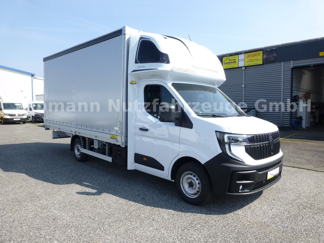 Renault NEW Master Pritsche Plane Schlafkabine - Furgoneta con caja de lona: foto 2 Renault NEW Master Pritsche Plane Schlafkabine - Furgoneta con caja de lona: foto 2