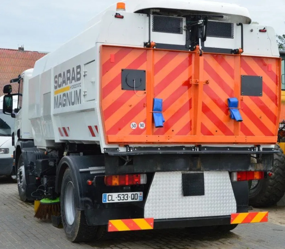SCANIA 220 Scarab Magnum - Barredora vial: foto 5 SCANIA 220 Scarab Magnum - Barredora vial: foto 5
