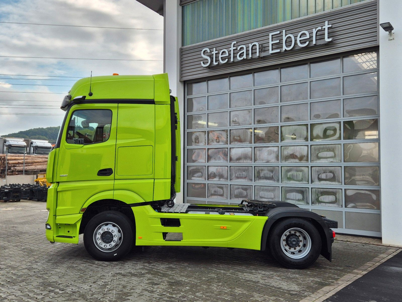 Mercedes-Benz Actros 1851 LS Öl-Retarder Standklima Mirror Big - Cabeza tractora: foto 5 Mercedes-Benz Actros 1851 LS Öl-Retarder Standklima Mirror Big - Cabeza tractora: foto 5