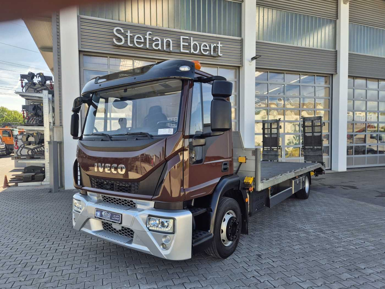 Iveco Eurocargo ML140E25/P Maschinentransporter Winde - Camión: foto 1 Iveco Eurocargo ML140E25/P Maschinentransporter Winde - Camión: foto 1