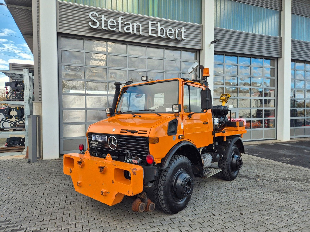 Mercedes-Benz Unimog U1600 4x4 Zweiweg ZW 100 S Railway 11584h - Camión: foto 4 Mercedes-Benz Unimog U1600 4x4 Zweiweg ZW 100 S Railway 11584h - Camión: foto 4