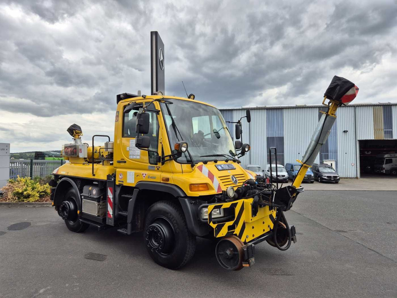 Mercedes-Benz Unimog U400 4x4 Zweiwege ZAGRO 800t/52 Achsen - Camión: foto 3 Mercedes-Benz Unimog U400 4x4 Zweiwege ZAGRO 800t/52 Achsen - Camión: foto 3