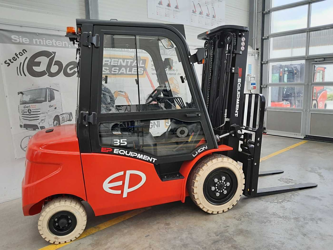 Carretilla elevadora eléctrica EP Equipment EFL353 / 3,5T / Triplex: 4,80m /ZVG: foto 6