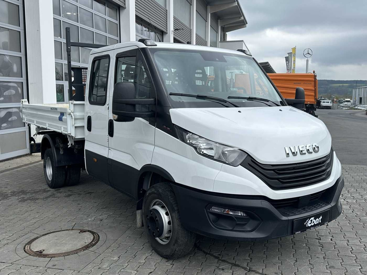 Leasing financiero de  Iveco 70C18H 3-S.Kipper *R.3750mm*7Sitze*AHK* leasing Iveco 70C18H 3-S.Kipper *R.3750mm*7Sitze*AHK*: foto 7 Leasing financiero de  Iveco 70C18H 3-S.Kipper *R.3750mm*7Sitze*AHK* leasing Iveco 70C18H 3-S.Kipper *R.3750mm*7Sitze*AHK*: foto 7